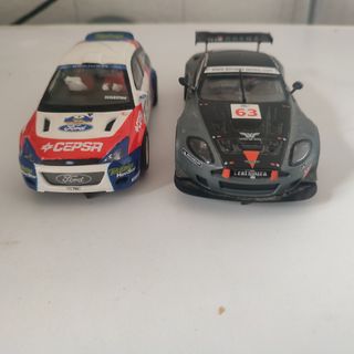 Coches Scalextric Ford Focus y Aston Martin