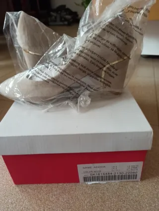 Zapatos tacón beige número 38