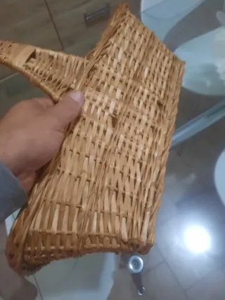 Cesto in vimini con manico