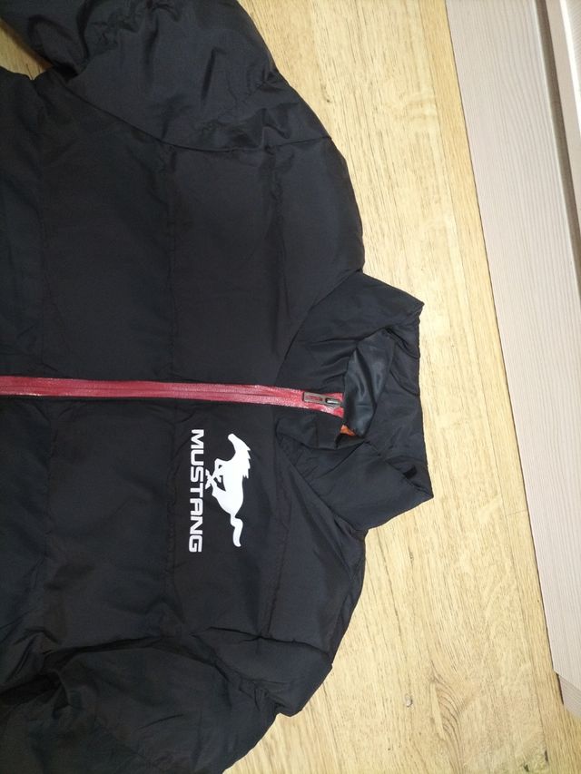 Abrigo niño Mustang negro