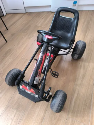Kart o coche a pedales para niños