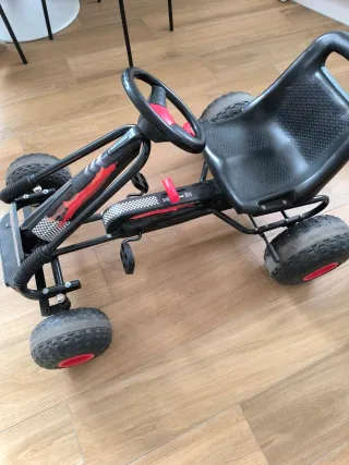 Kart o coche a pedales para niños