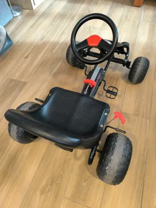 Kart o coche a pedales para niños