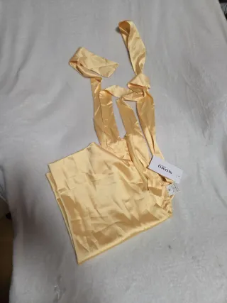 Top Halter Amarillo Sin Espalda