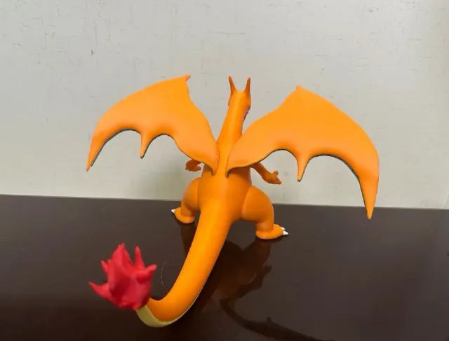 Figura Charizard Pokémon