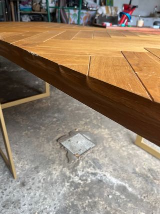 Mesa de comedor elegante madera y metal