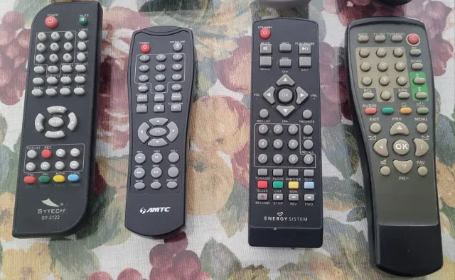 Lote Mandos TV y Equipos Varios desde 2 euros.