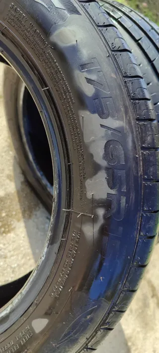 Juego de 2 Ruedas de Coche