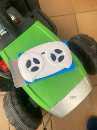 Trattore verde per bambini con rimorchio