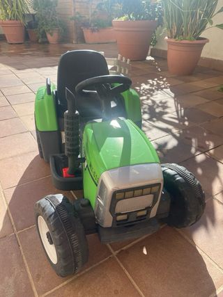 Trattore verde per bambini con rimorchio
