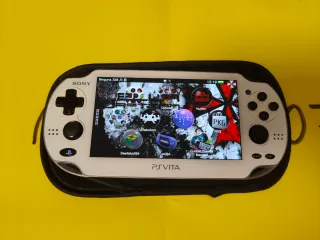 PS Vita OLED Bianca 128GB con schermo nuovo modello 3G