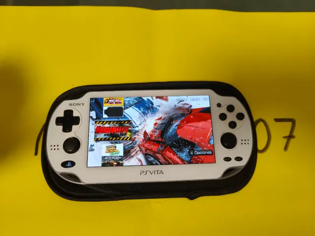 PS Vita OLED Bianca 128GB con schermo nuovo modello 3G