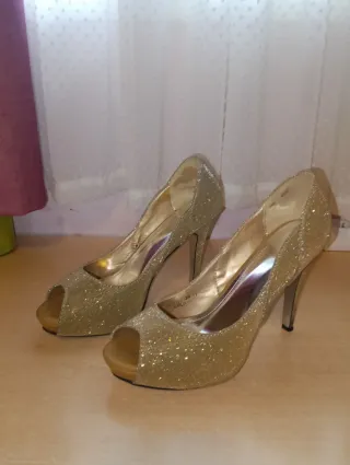 Zapatos de fiesta dorados talla 41