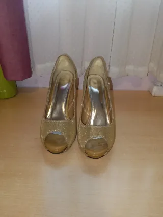 Zapatos de fiesta dorados talla 41