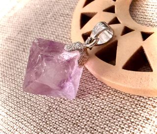 Colgante de Fluorita en Bruto en Plata