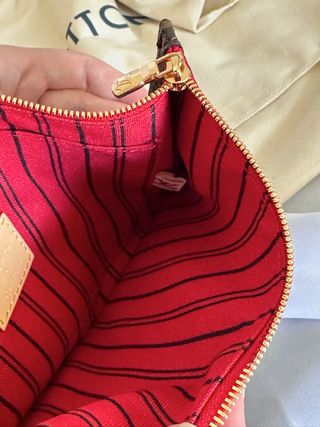 Louis Vuitton Marron e Rosso