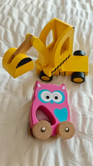 Juguetes de madera: excavadora y búho