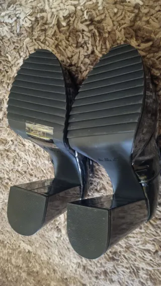 Zapatos de tacón negros Rita Ora