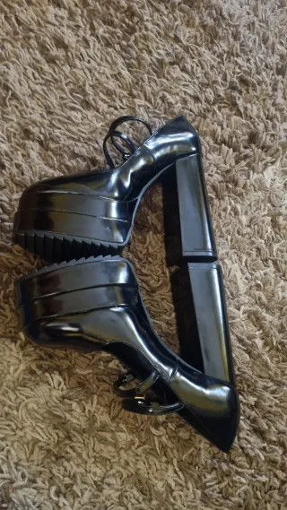 Zapatos de tacón negros Rita Ora