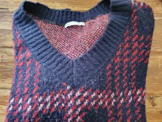 Jersey cuello pico cuadros azul y rojo