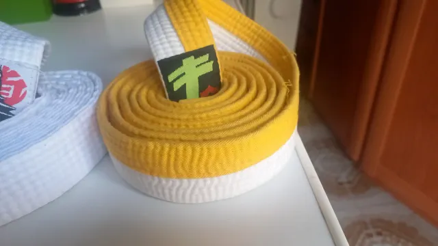 Cinturones Taekwondo Blanco y Amarillo