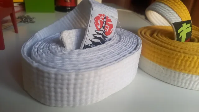 Cinturones Taekwondo Blanco y Amarillo