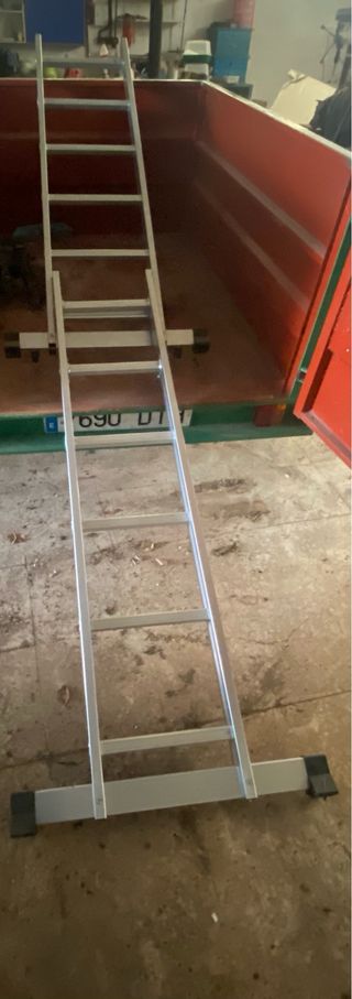Escalera de aluminio con acople de andamio