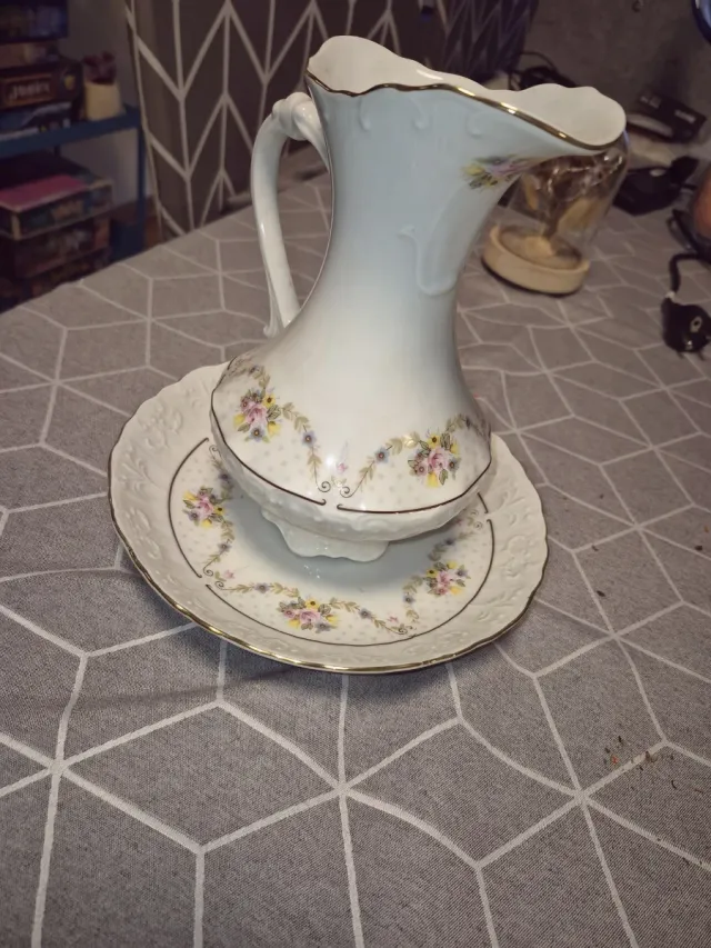 Jarrón y plato porcelana Janbo