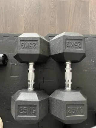 Gimnasio Banco Flybird + mancuernas + kettlebells