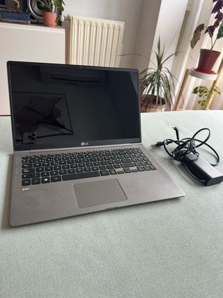 Ordenador portátil LG Gram i7, 16GB RAM y 500GB