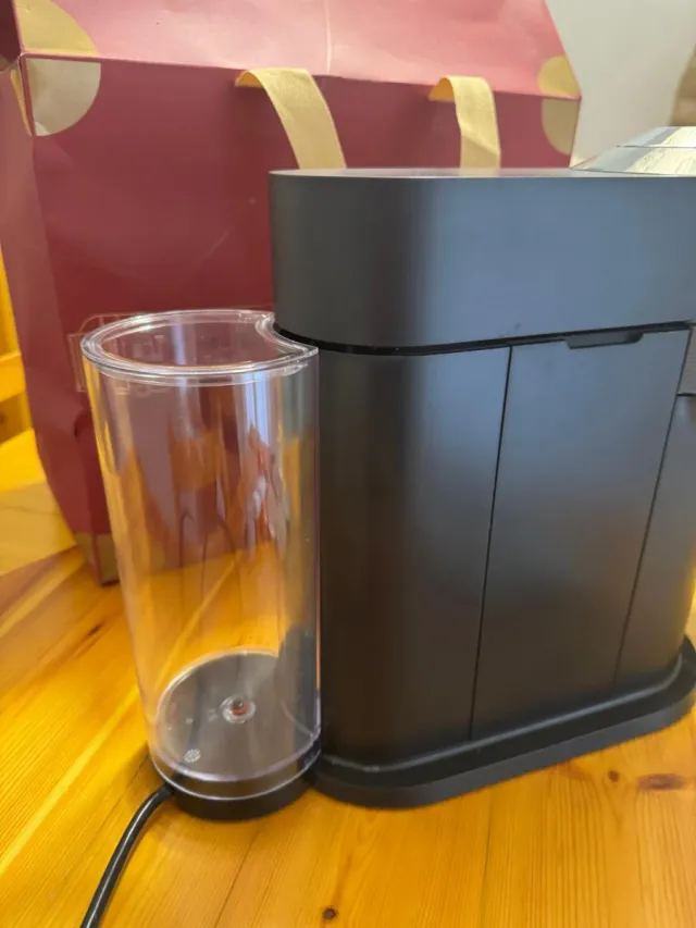 Cafetera Nespresso Negra