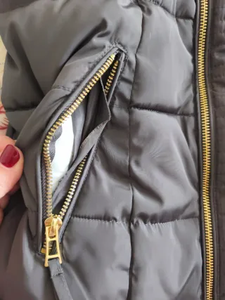 Plumífero gris sintético