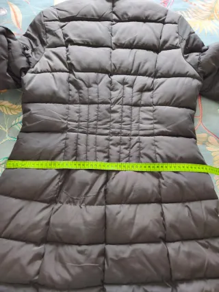 Plumífero gris sintético