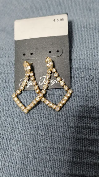 Pendientes de piedras dorados ( no oro )