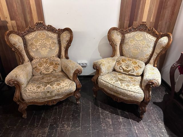 Sillones clásicos madera tallada