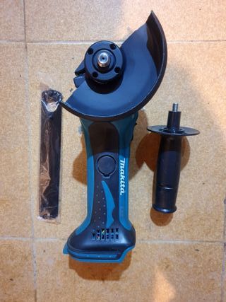 Radial Makita DGA452