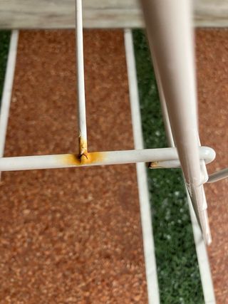 Stendino bianco in metallo