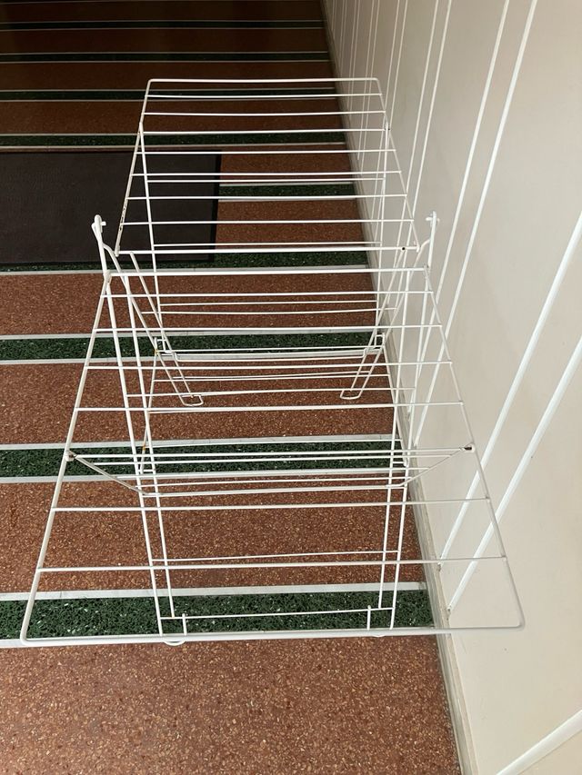 Stendino bianco in metallo