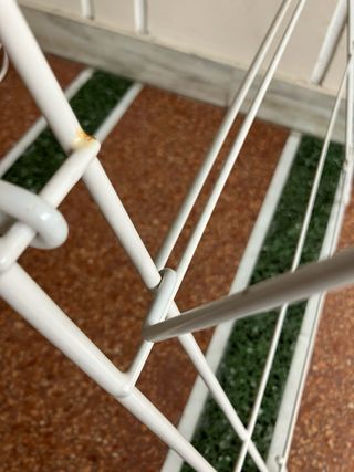 Stendino bianco in metallo