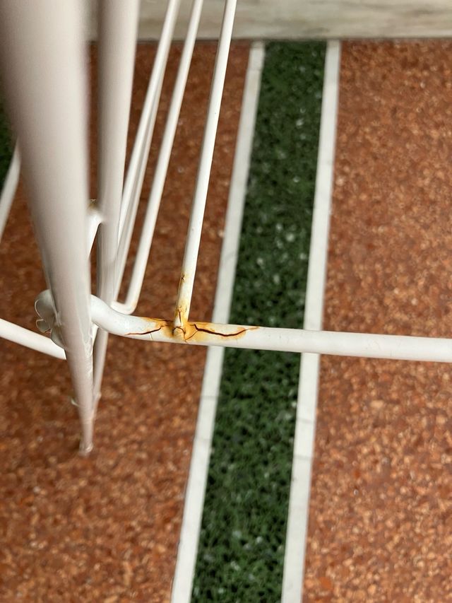 Stendino bianco in metallo