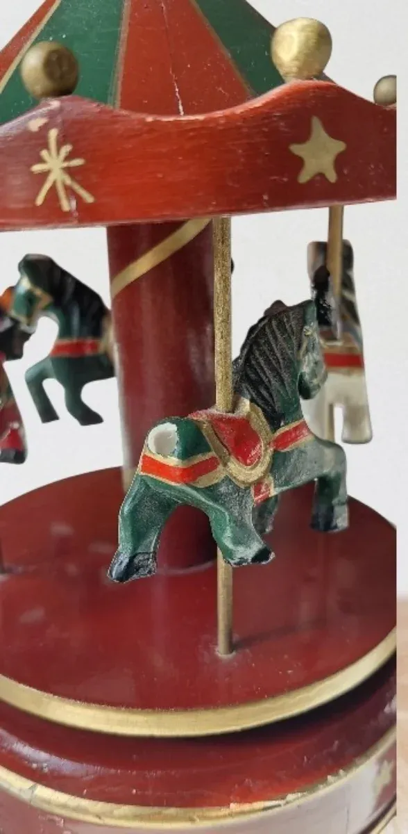 Carrusel Musical Navideño Vintage – Pintado a Mano