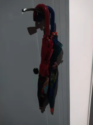 Paraguas infantil azul y rojo