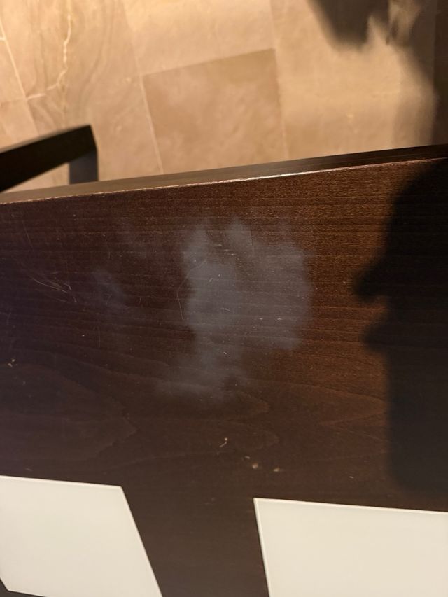 Mesa comedor extensible madera y cristal.