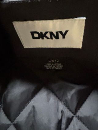 Chaqueta DKNY acolchada negro