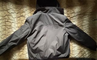 Chaqueta DKNY acolchada negro