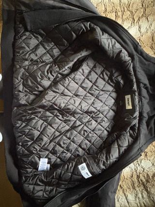 Chaqueta DKNY acolchada negro