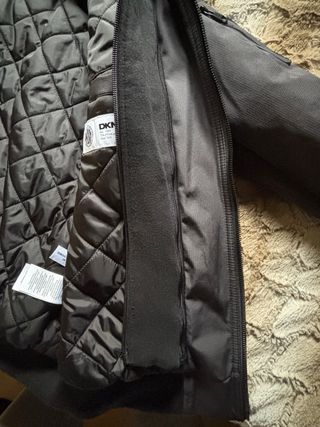 Chaqueta DKNY acolchada negro