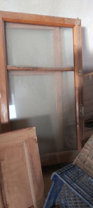 Ventanas de madera con persiana
