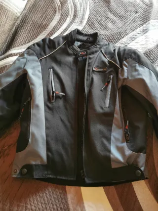 Chaqueta Moto Negra y Gris