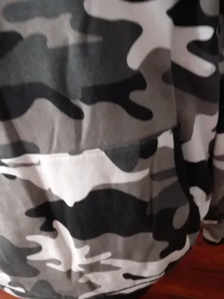 Sudadera Camuflaje Gris y Blanca